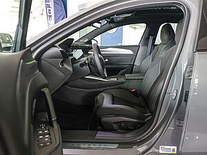 Peugeot 408 GT HYBRID 145 e-DSC6 9 navigation