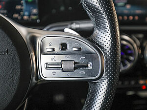 Mercedes-Benz A 250 e AMG Sport 19 navigation