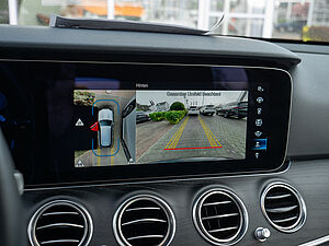 Mercedes-Benz E 300 e T AMG Line 10 navigation