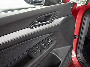 Volkswagen Golf VIII Variant Life 2.0 TDI DSG 29 navigation