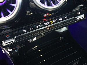 Mercedes-Benz A 180 AMG Advanced Plus 14 navigation