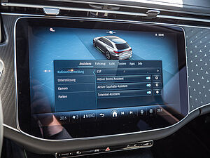 Mercedes-Benz E 220 d T Avantgarde 11 navigation
