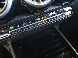 Mercedes-Benz GLB 35 AMG 4M Premium 15 navigation