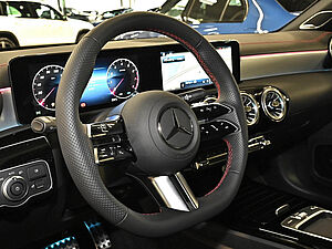 Mercedes-Benz CLA 250 4M Coupé AMG Sport Advanced Plus 28 navigation