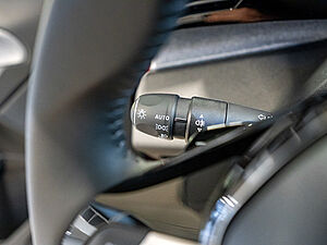 Peugeot 308 Allure BlueHDi 130 EAT8 15 navigation
