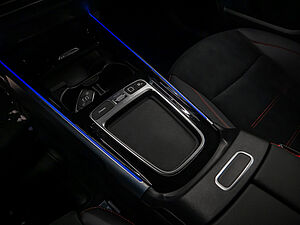 Mercedes-Benz GLB 200 GLB 200d AMG Line 12 navigation