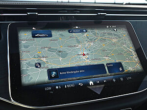 Mercedes-Benz E 200 AMG Line 11 navigation