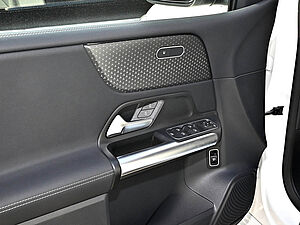 Mercedes-Benz B 200 d Progressive 27 navigation