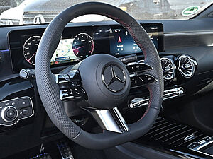 Mercedes-Benz A 200 Limousine 22 navigation
