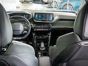 Peugeot 2008 e-GT Elektromotor 136 6 navigation