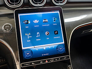 Mercedes-Benz C 300 d AMG Sport Advanced Plus 11 navigation