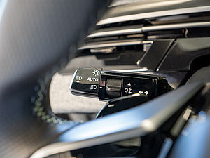 Peugeot 3008 GT HYBRID 136 e-DSC6 NEUES MODELL 16 navigation