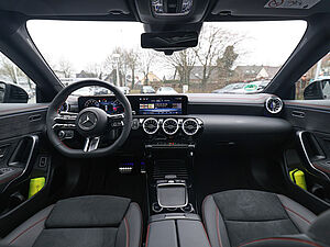 Mercedes-Benz CLA 180 AMG Line Edition 6 navigation