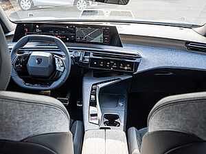 Peugeot 3008 GT HYBRID 136 e-DSC6 6 navigation