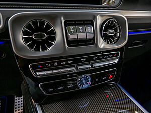 Mercedes-Benz G 63 AMG Grand Edition 14 navigation
