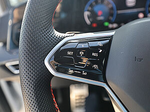 Volkswagen Golf VIII GTI DSG 28 navigation