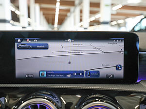 Mercedes-Benz A 180 AMG Advanced Plus 10 navigation