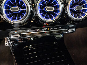 Mercedes-Benz CLA 200 Coupé AMG Sport Advanced Plus 12 navigation