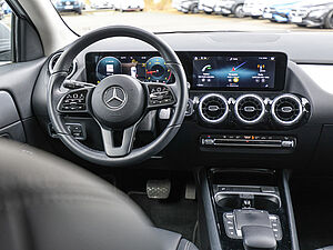 Mercedes-Benz GLA 200 d Progressive 9 navigation