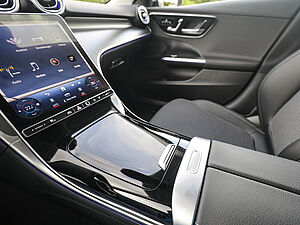 Mercedes-Benz C 200 d T Avantgarde Advanced Plus 14 navigation