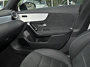 Mercedes-Benz CLA 220 d Coupé AMG Line 13 navigation