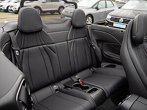 Mercedes-Benz CLE 180 Cabrio 4 navigation