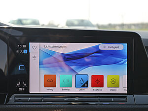 Volkswagen Golf VIII GTI DSG 13 navigation