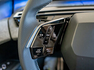 Peugeot 5008 GT HYBRID 136 e-DSC6 13 navigation