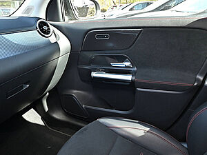 Mercedes-Benz GLA 250 e AMG Line 15 navigation