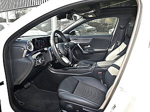 Mercedes-Benz A 180 Progressive 10 navigation