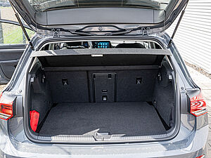 Volkswagen Golf VIII Style 1,5 l eTSI DSG 29 navigation
