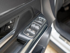 Mercedes-Benz GLA 250 e Progressive 27 navigation