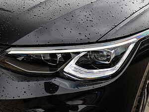 Volkswagen Golf VIII Variant R-Line 1,5 l eTSI DSG 33 navigation