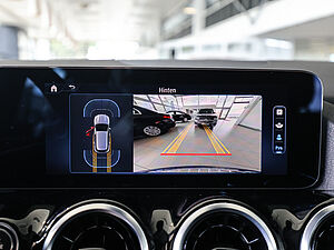 Mercedes-Benz GLA 180 Progressive Advanced 13 navigation