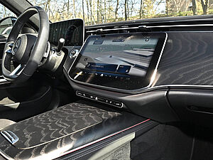 Mercedes-Benz E 220 d T AMG Line 9 navigation