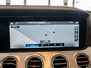 Mercedes-Benz E 220 d T Avantgarde 12 navigation
