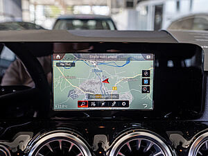 Mercedes-Benz B 250 e AMG Sport 11 navigation