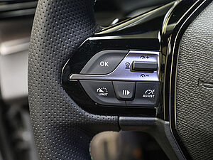 Peugeot 408 GT HYBRID 145 e-DSC6 55 navigation