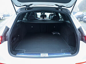 Mercedes-Benz E 220 d T AMG Sport 31 navigation