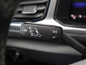 Volkswagen T-Roc Life 1.5 l TSI DSG 29 navigation