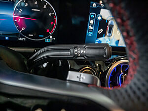 Mercedes-Benz GLA 180 Edition AMG Line AHK 18 navigation