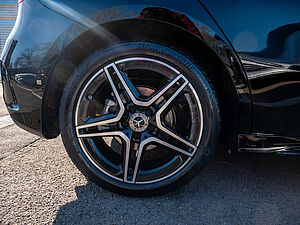 Mercedes-Benz A 180 d AMG Line 5 navigation