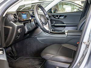 Mercedes-Benz C 300 e T Avantgarde Advanced Plus 18 navigation