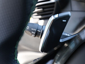 Peugeot 2008 GT HYBRID 145 e-DSC6 28 navigation