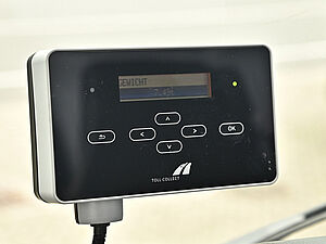 Mitsubishi Fuso Canter FUSO Canter 9C18 AMT 10 navigation