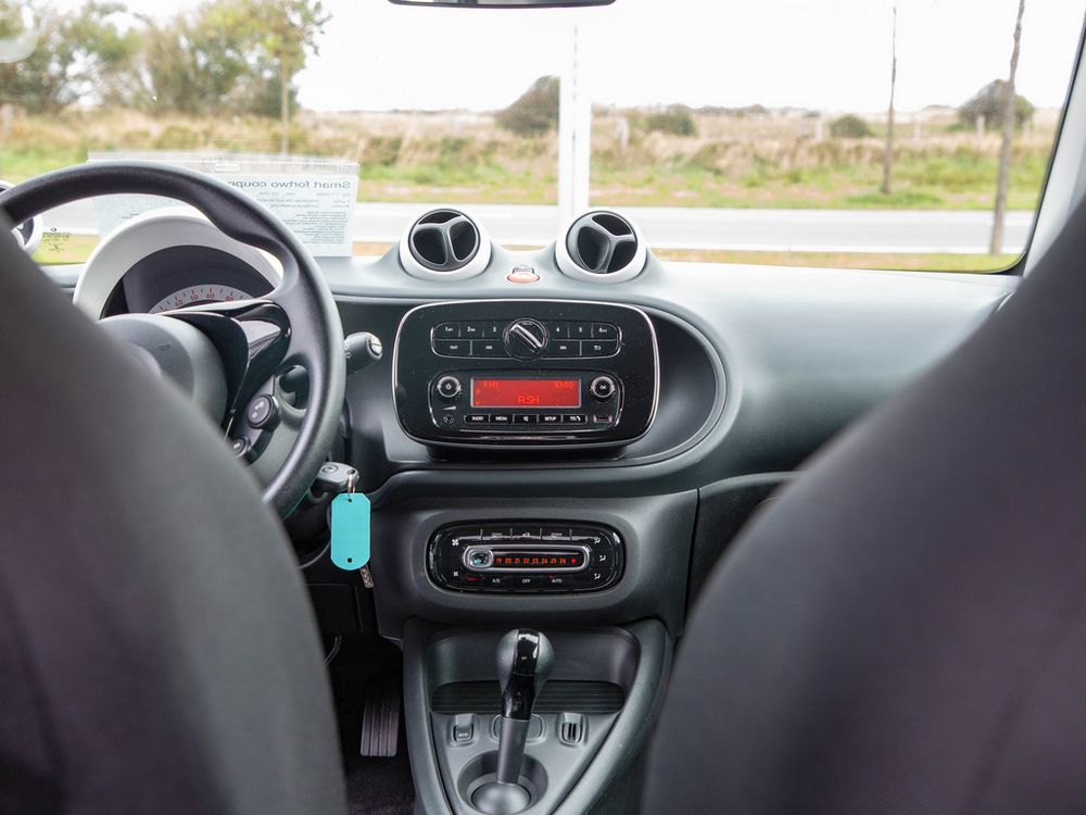 Smart fortwo coupe EQ BAD Klima Bluetooth Tempomat 20