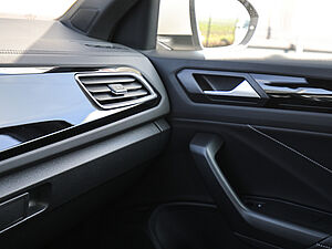 Volkswagen T-Roc R-Line 1.0 TSI 17 navigation