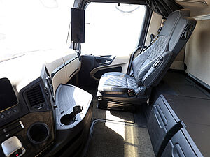 Mercedes-Benz Actros 1845 LS 4x2 F13 12 navigation