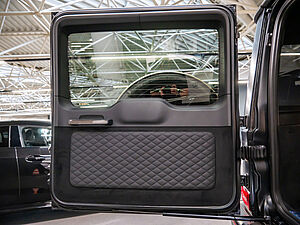 Mercedes-Benz G 63 AMG Grand Edition 31 navigation