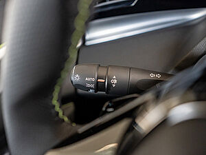 Peugeot 308 GT HYBRID 136 e-DSC6 16 navigation